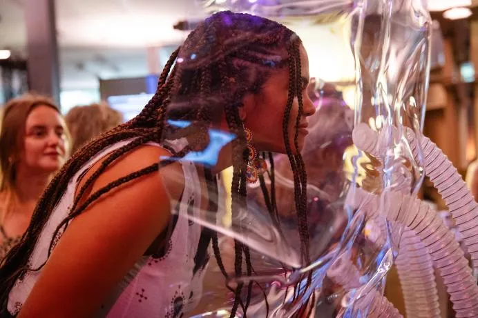 INSTALACIÓN / Chemical Calls of Care II 